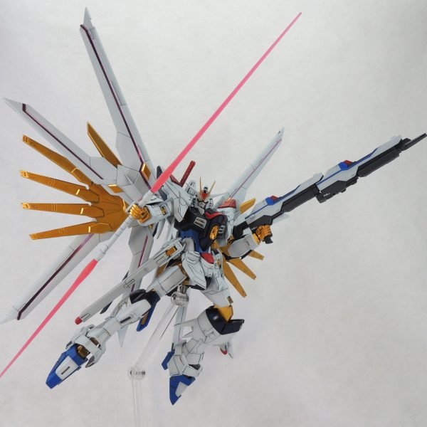 HGCE 1/144 ZGMF/A-262PD-P マイティーストライクフリーダムガンダム