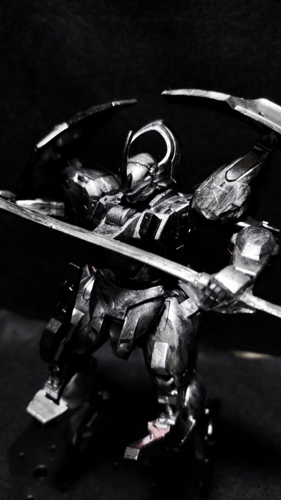 最初は雑に塗ってるなぁと思って見ていましたが、気付けば渋い銀色のダリルバルデになっており…心底感動してしまいました。こんな技法もあるんだなと😁