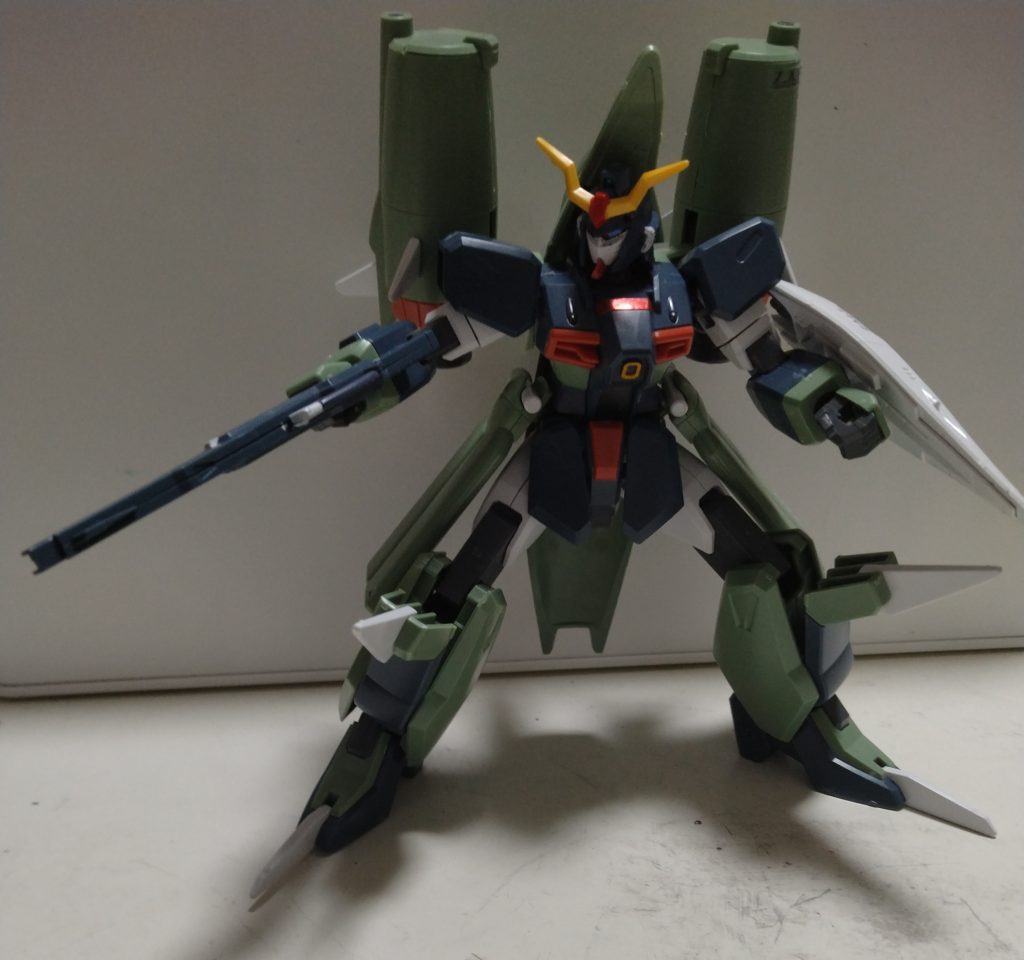 最後に足だけイージスにしてみましたこれイージスのエフェクトつけたら面白そうですね。これ買うときに横にアビスもあったのでガイアがあったら3体買おうと思っていたんですが、左からアビス、カオスからのブリッツでした...いや似てるけど!!!!違う違うそうじゃない