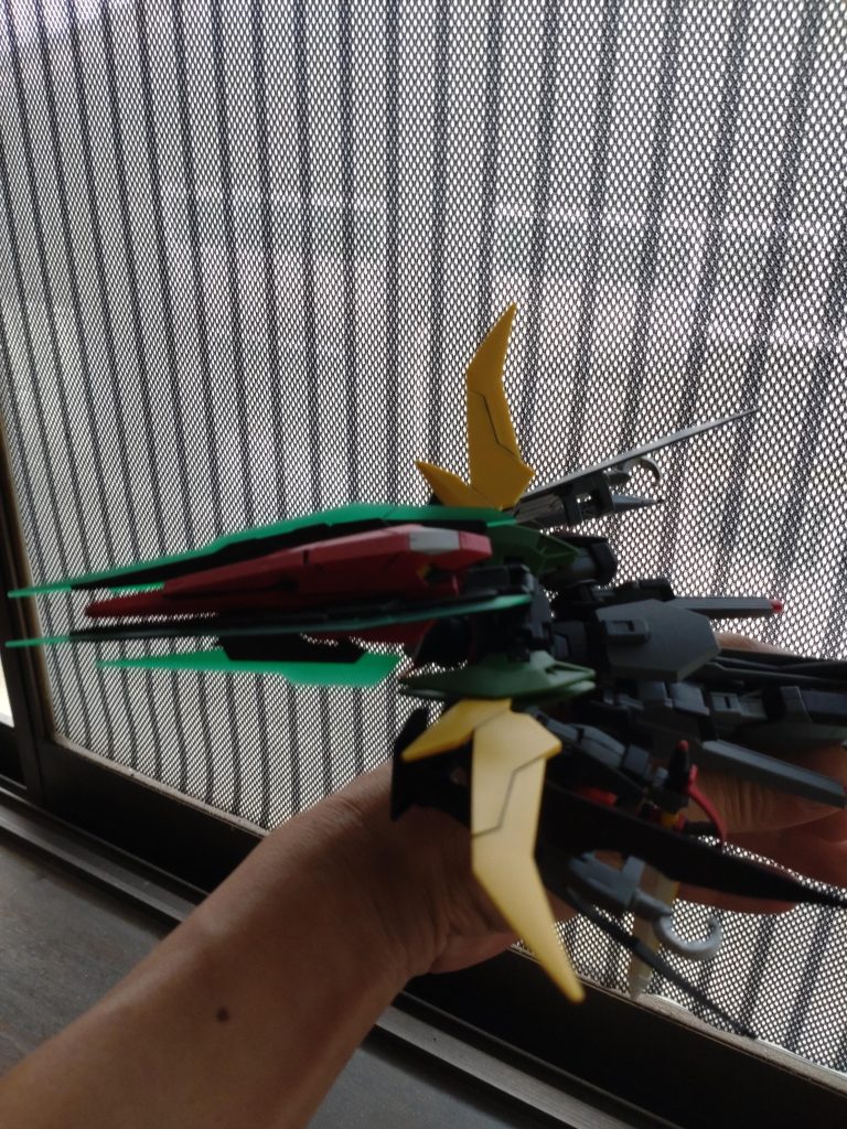 寝そべりだけども飛行変形もできます。