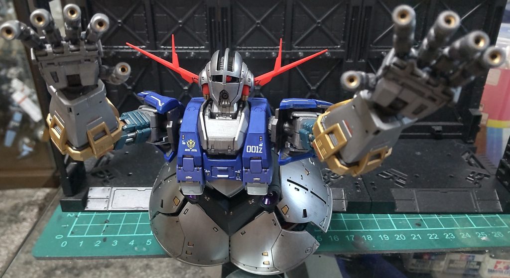 指のメガ粒子砲の塗り分けがお気に入りポイントです