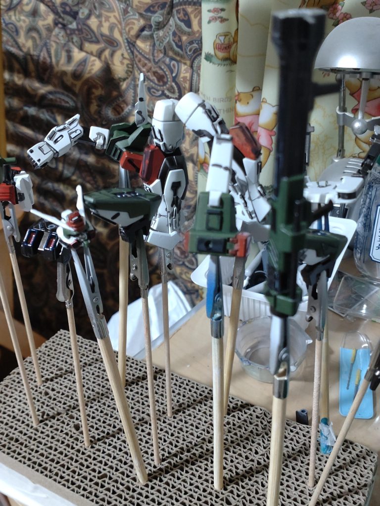 写真忘れてスミ入れ途中まだまだですが少しづつ色々感覚が掴めて自分なりの形も見えてきました次は更に少しでも上手く出来る様にやっていきます視力がヤバぁい気がしますが