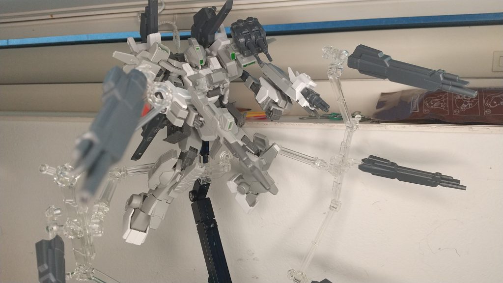 ファンネル射出！スタンドがMG青アストレイD用しかなかったので画角が終わってるのは許してください。