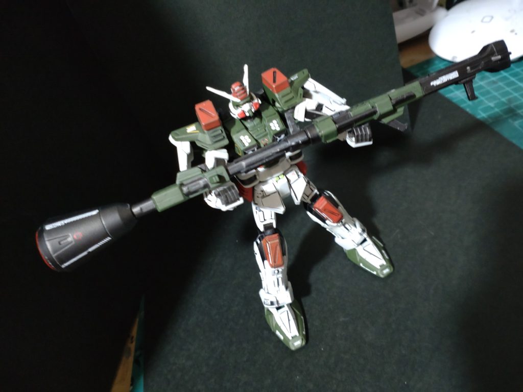 巨大武器かっこえぇぇぇ〜ですな武器のお尻にバーニア合体!