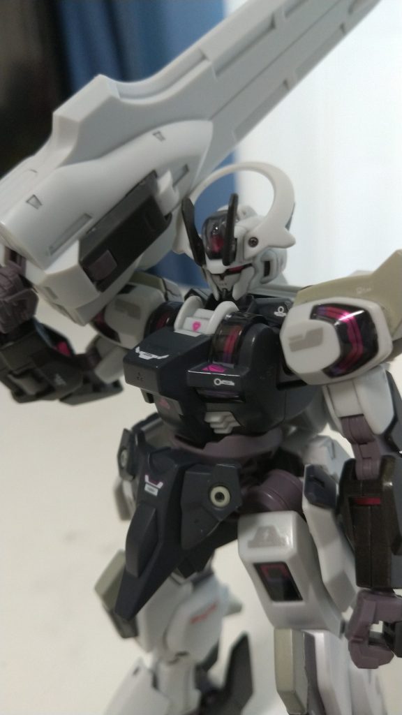 ステッカーは、彗星の魔女シリーズの3使ってます。右手麻痺のリハビリにと水転写シールにチャレンジしましたが、難しいです。1個ダメにしました(笑)ピンセットの保持がつらいです(笑)