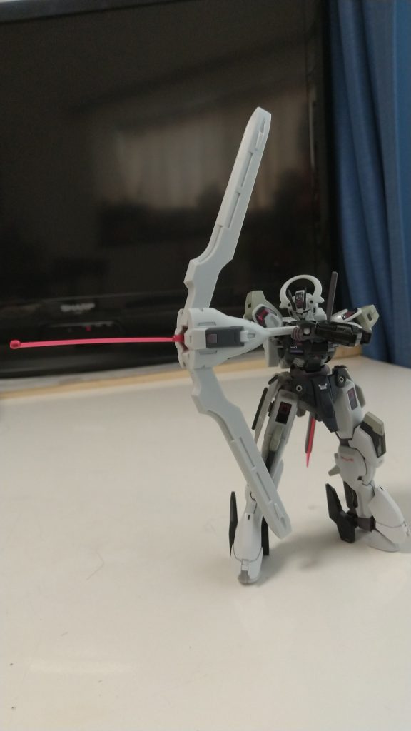 ガーディアンいじくってたら、弓造りたくなって、30MM等の使わないパーツで造りました。後で気付きましたが、左利きになってました(笑)