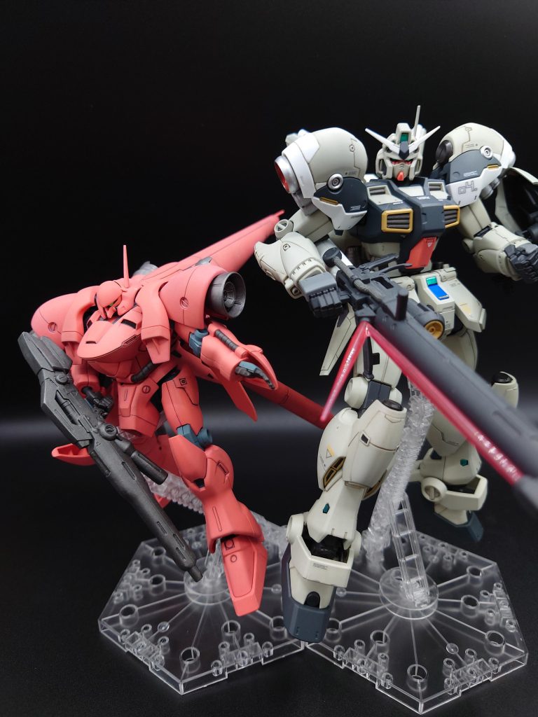 スケール違いですが、HG ガーベラ・テトラと。1/100でキット欲しいですね。