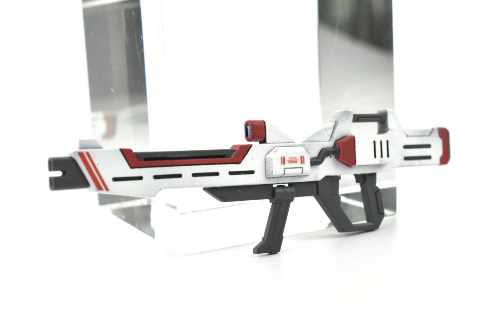 武器はライフルのスコープ部分をUVジェルでコーディングしたり、