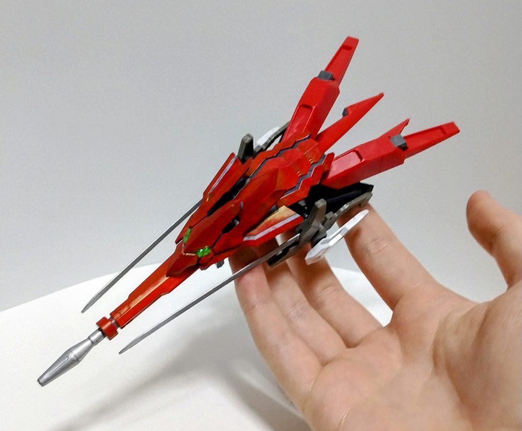 ワイバーンフライヤーシールドビームライフルとバックパックを合体し独立攻撃形態になります。