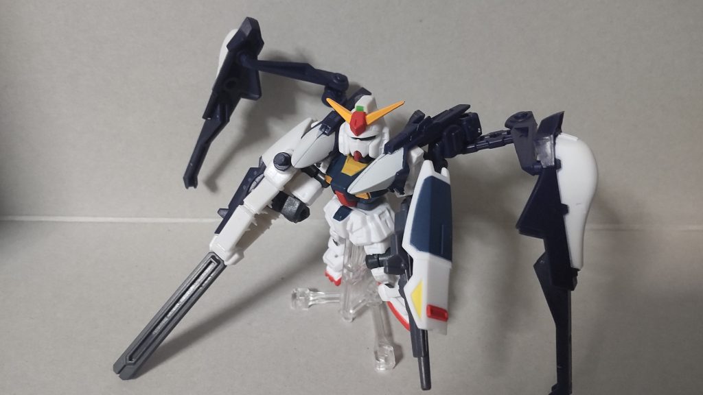 という感じでガンダムMk-2・ラーIIでした。ちなみにMk-2の顔のスリットの黒の塗装が無いのはそのスリットの黒の塗装が盛大にズレていたので消しちゃいました。(⁠；⁠^⁠ω⁠^⁠）ご視聴ありがとうございました。