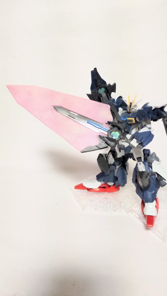 Eパックのエネルギーを一気に全開放することで巨大なビーム刀身を形成。対艦刀ならぬ斬艦刀になる。