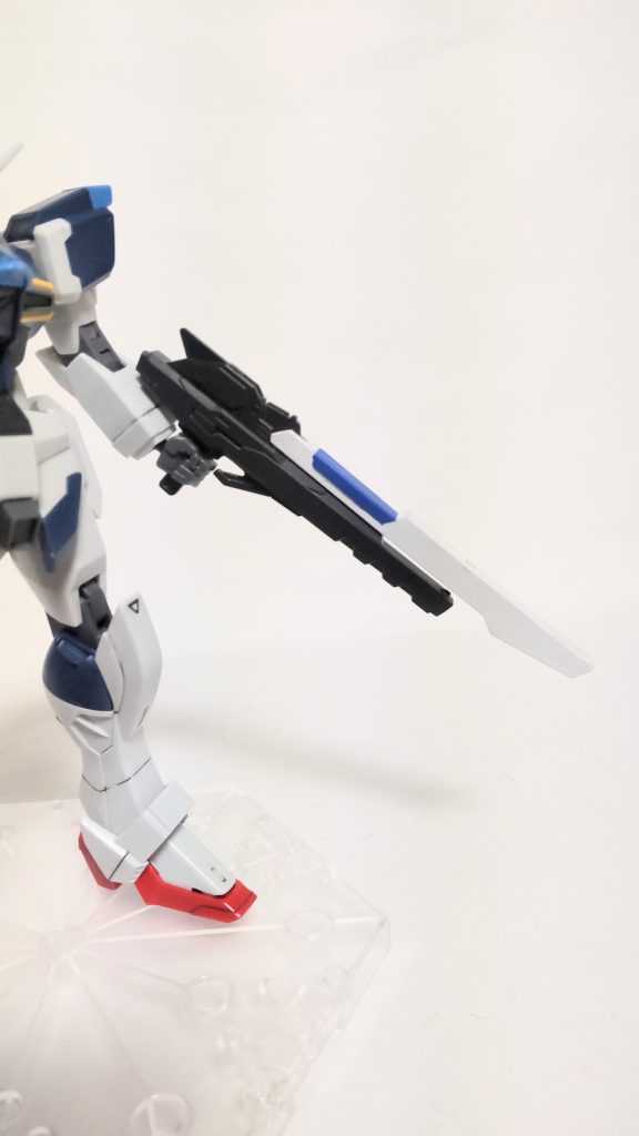 ルプスビームライフルを強化・発展させた専用追加装備。通常/高威力の2モードの切り替えが可能。