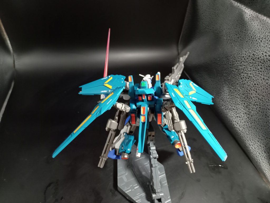 マスキングテープとゾルで塗り分けをしてみましたが上手くいかず特にバーニア周りはキタナクなってしまいました😿 