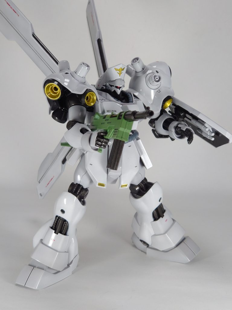 今回は白さを際立たせたいなと思ったので、水転写デカールは最低限にしてあります。たまにはこのくらい少ないのもアリですかね?