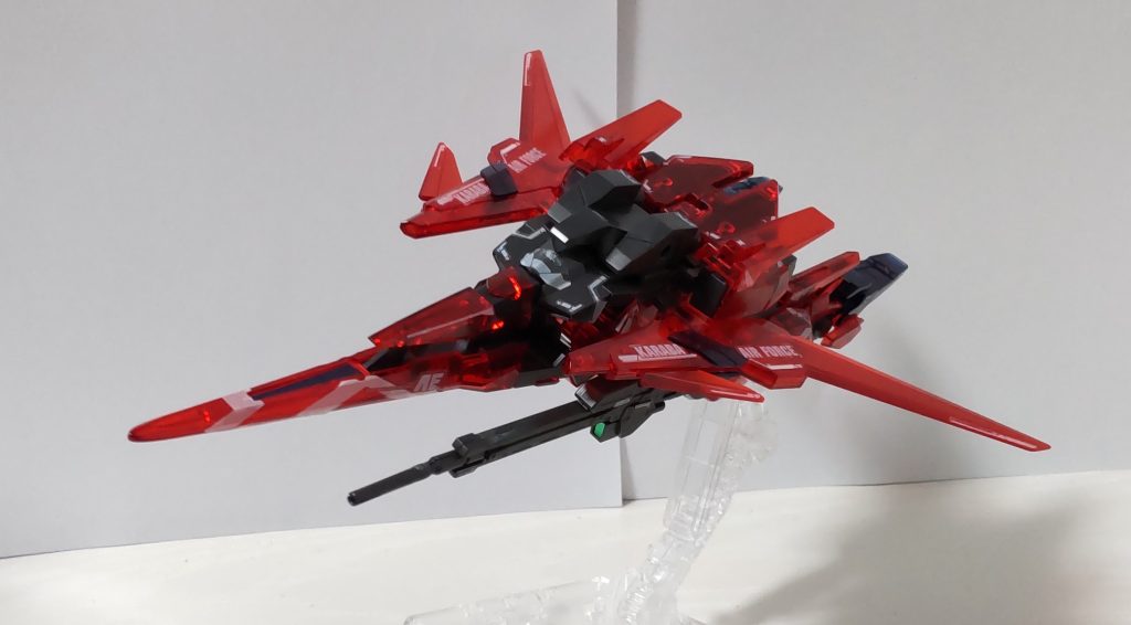 デルタガンダム弐号機にはウェイブライダー形態があるみたいです。可変のためのパーツの組み替えは少し大変ですが、苦労が気にならなくなるぐらいのかっこよさです！個人的にはウイングの展開後の形やバランスが大好きです。