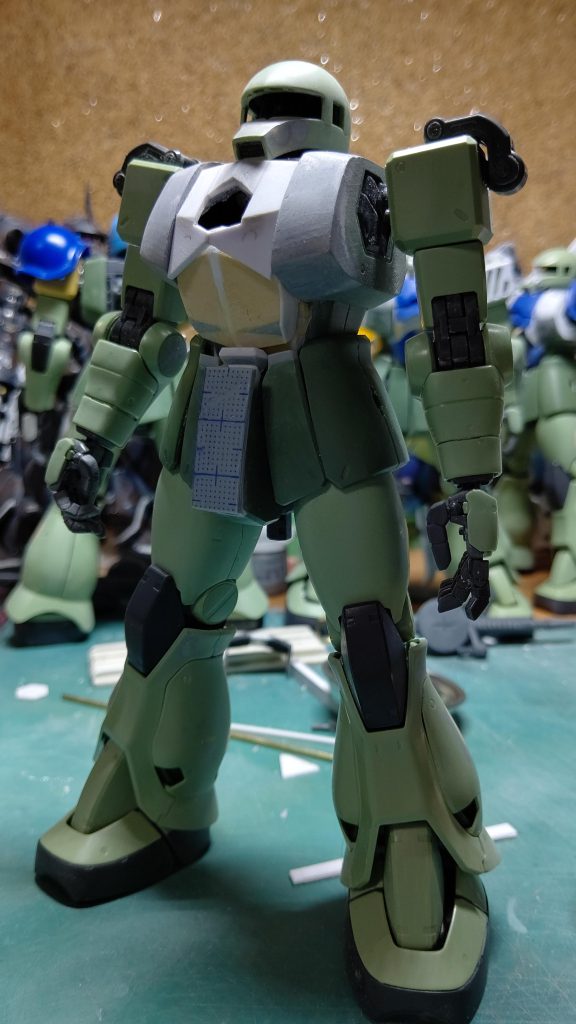 作り始めた頃です。まだザク感があります。この頃は足はF型ベースでした。