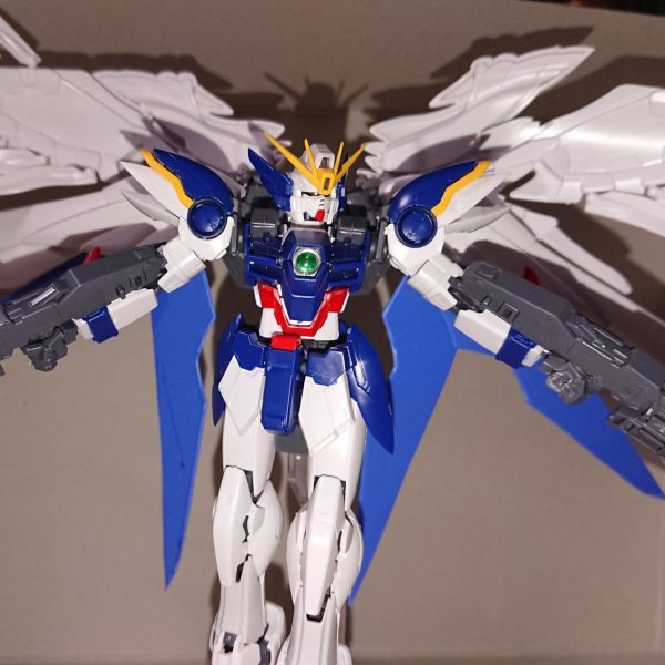 ウィングゼロに自作した羽パーツを着けたバージョン