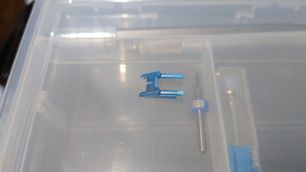 ワンポイントだけど、この水色のパーツはメタリックが無いので調色しましたGXアイスシルバー4GXメタルブルー1の割合にしたら、イメージ通りの色が出来て良かった!