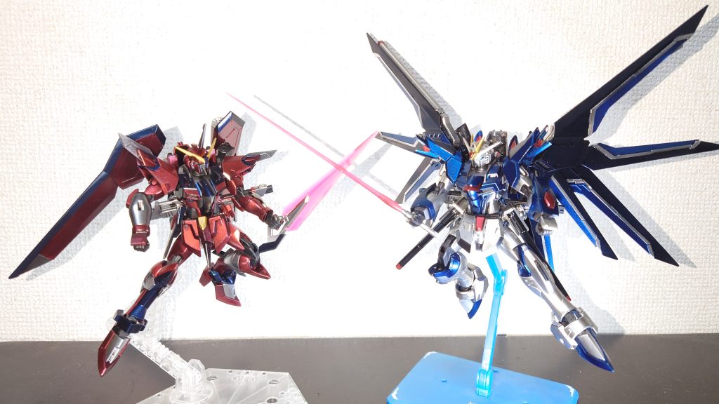 ジャスティスとフリーダムを並べてみましたどっちもメタリックで仕上げたからめっちゃ格好良い!