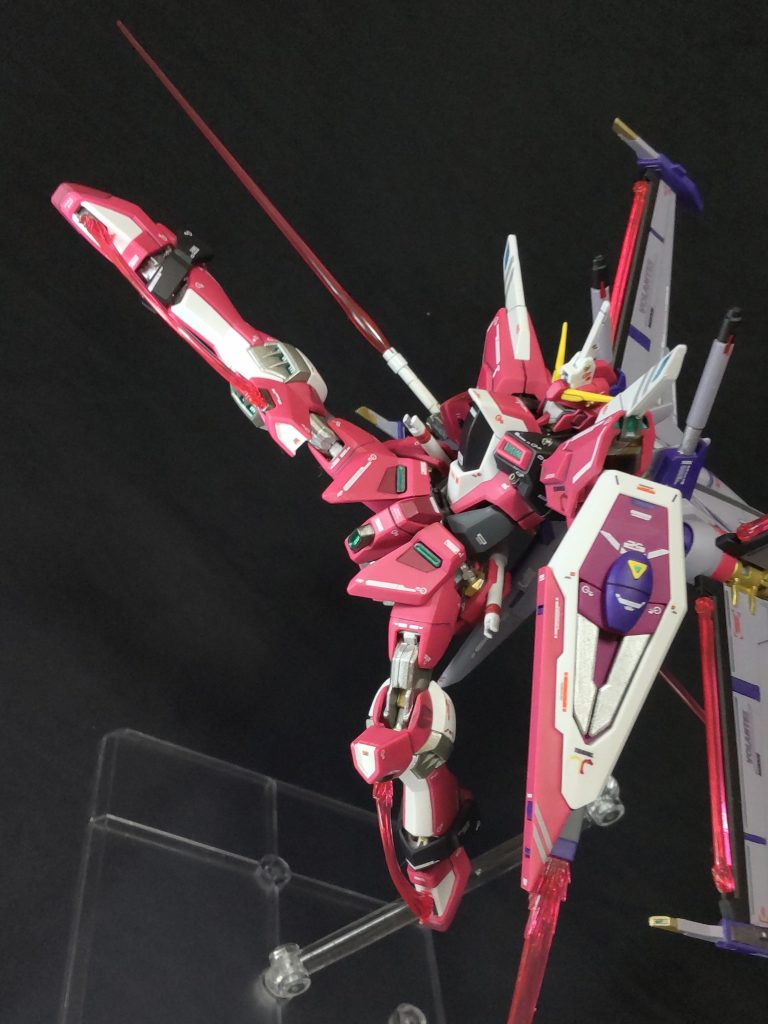 ビーム重斬脚このキットの売り、Seedアクションシステムによる蹴りポーズ。