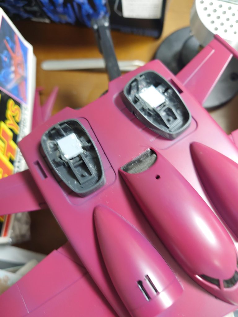 ドダイの土台の方にもマグネット仕込んで、落ちないように加工をしてあります。