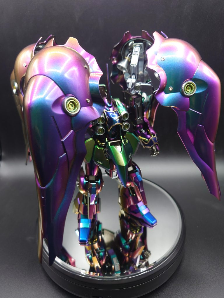 使用塗料はメインカラー:ピュアクロマフレア腰回り等:ジュエルビートルつま先や袖:ストラクチャルブルー( 以上が偏光塗料)