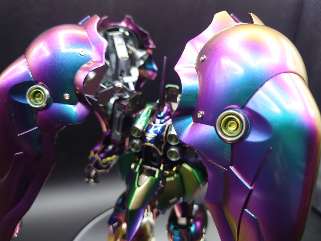 ポーズを色々変えてもっと撮ってもいいかなぁとは思いますが…ポージングのセンスがなさすぎるので……ちなみにX( Twitter)にターンテーブルで回ってる動画もあるのでよければ偏光っぷりを見てみてくださいhttps://x.com/16Miura/status/1820440514132373743?t=WaAvru7tQj9Bc630o1xsxw&s=19