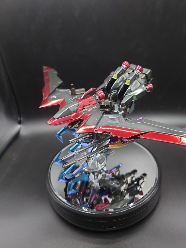 フレーム類:スモークシルバーとダルマスフレームメタリッククロー:ストラクチャルブルー盾部分:ピュアクロマフレアですね