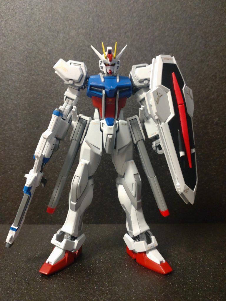 前回Spec2として投稿したストライクにライフリのライフル、シールド、レールガンを装備させました。ストライク弐式ってところでしょうか。