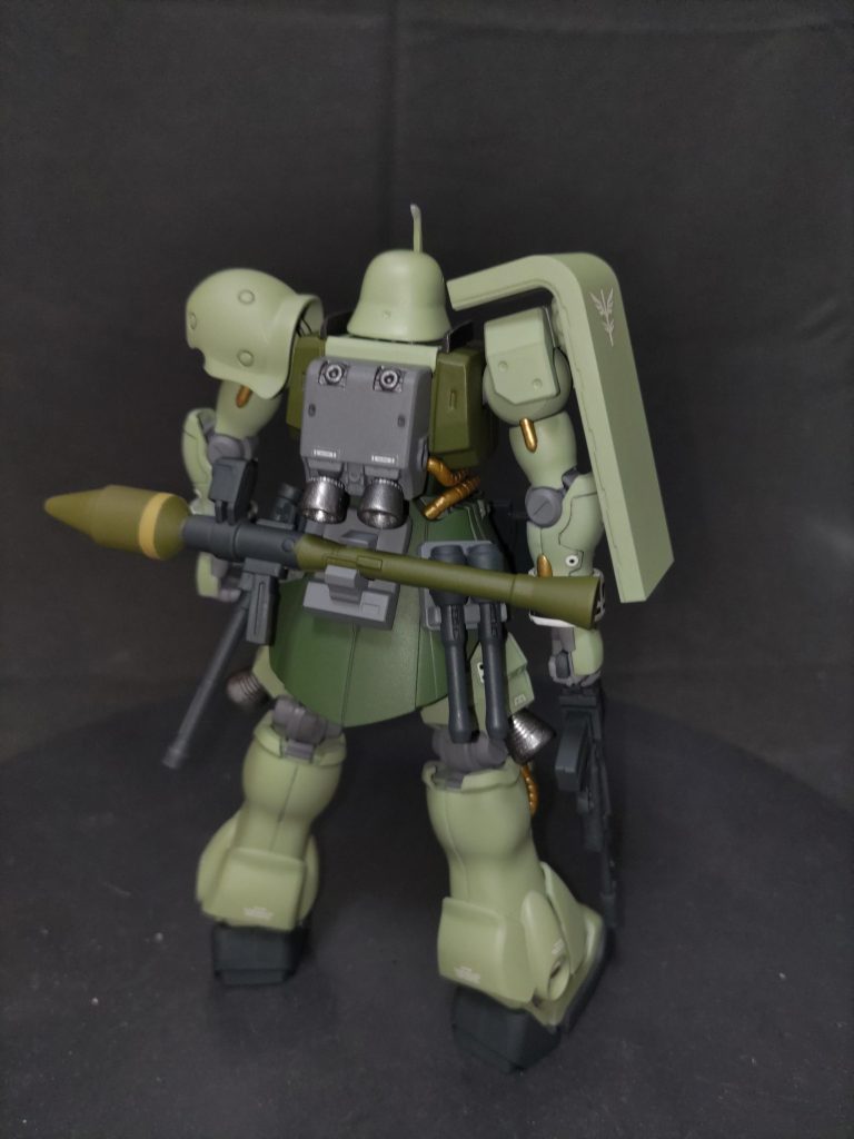 うしろ、ザクのランドセル装備