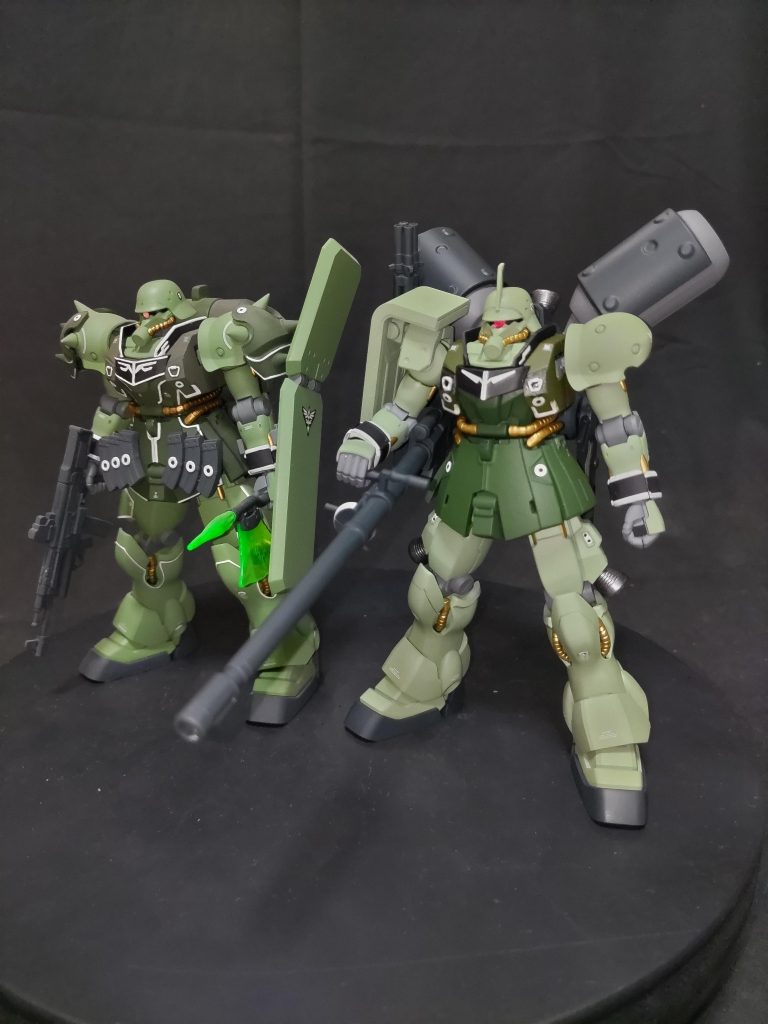 ギラズール親衛隊機とツーショット