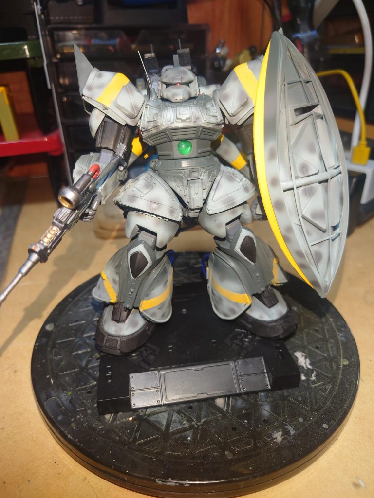 基本塗装をフォッケウルフ調にまあまあ上手くいけました😁汚しは月を意識グレー系とガンメタ混ぜた色で最終完成品はドライブラシしてますが本体がグレー系だからあんまり目立たないですね反省😅