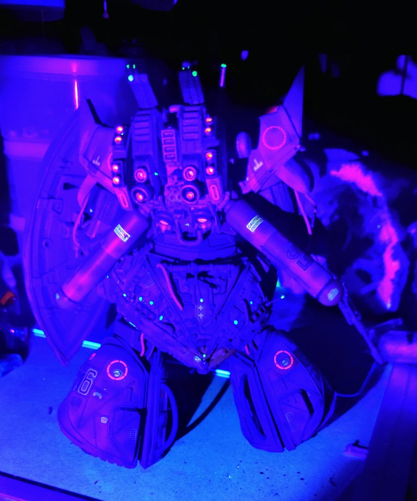 電装技術がないから蛍光が楽ですね