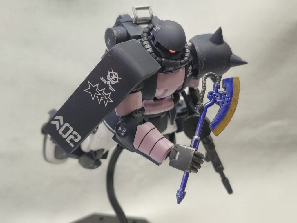 成形色のパープルは明るすぎる感じがしたので水性ホビーカラーのレイ専用パープルで淡くしました。大河原先生の設定画だともっと淡くてもいいのかも。