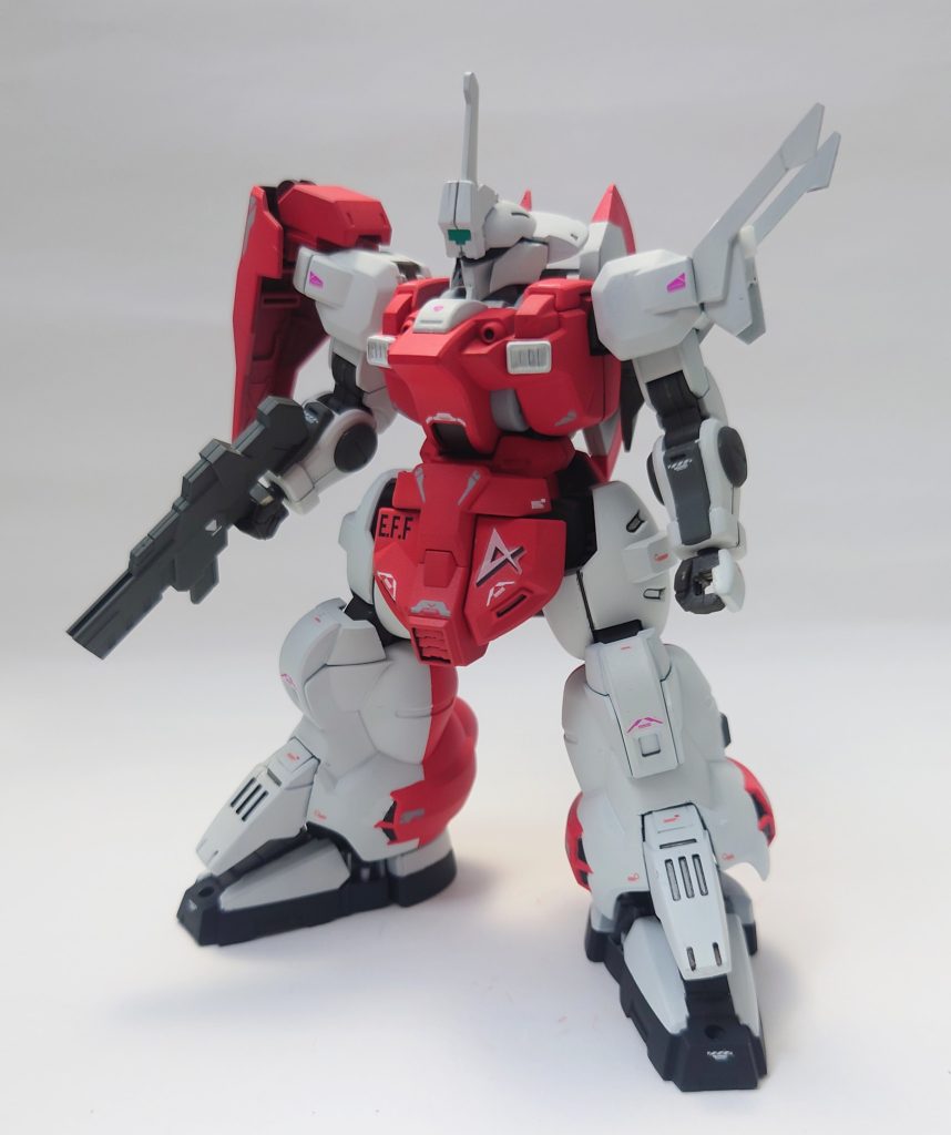 ノーマルモード元の馬の蹄のような足首もいいんですが、さすがにディジェ感が無いので30MMシエル・ノヴァのモモ装甲を拝借してそれっぽくしています。