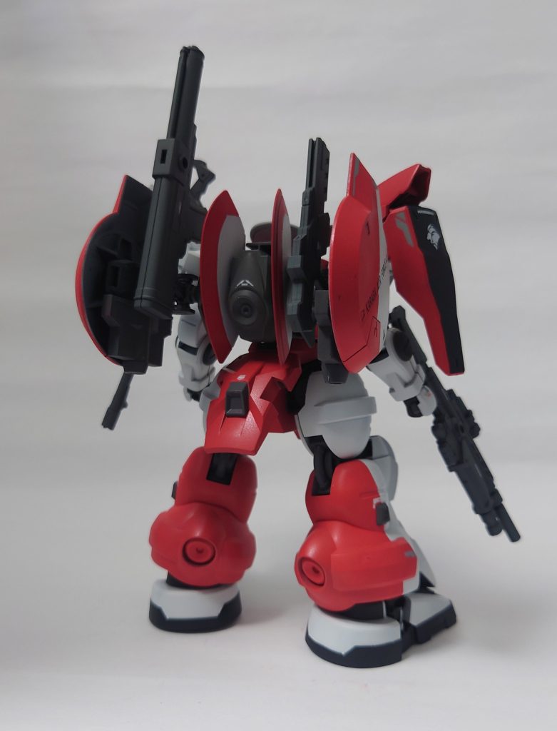 背中にマウントした武装はこんな感じです。