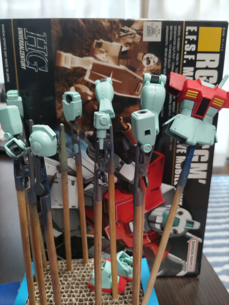 全身合わせ目で弱そう(zion_emb)