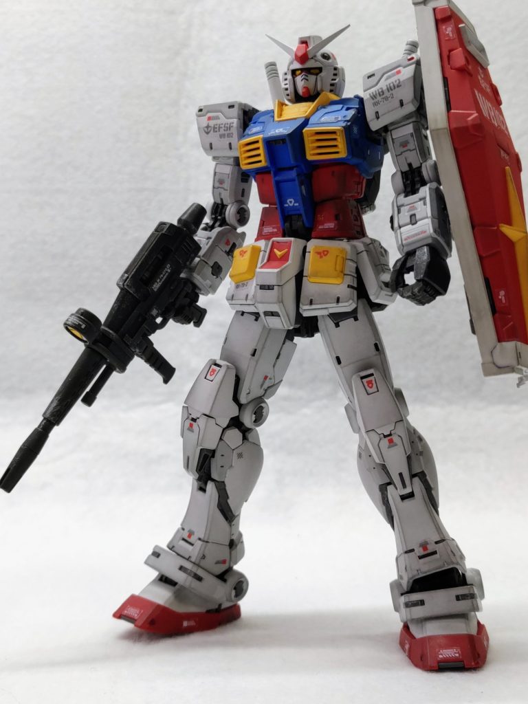 エッジ強調程度にウェザリングマスターで軽く汚し、付属のデカールは水転写じゃないので迷いましたが以前と比べると薄くなってるのか意外と厚みは気になりませんでした(gundam-kao6)