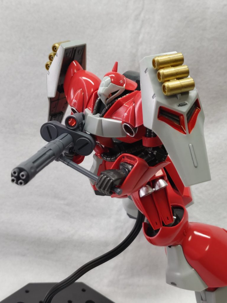 モノアイとガトリングのスコープはHアイズ+ラピーテープでビコーン。