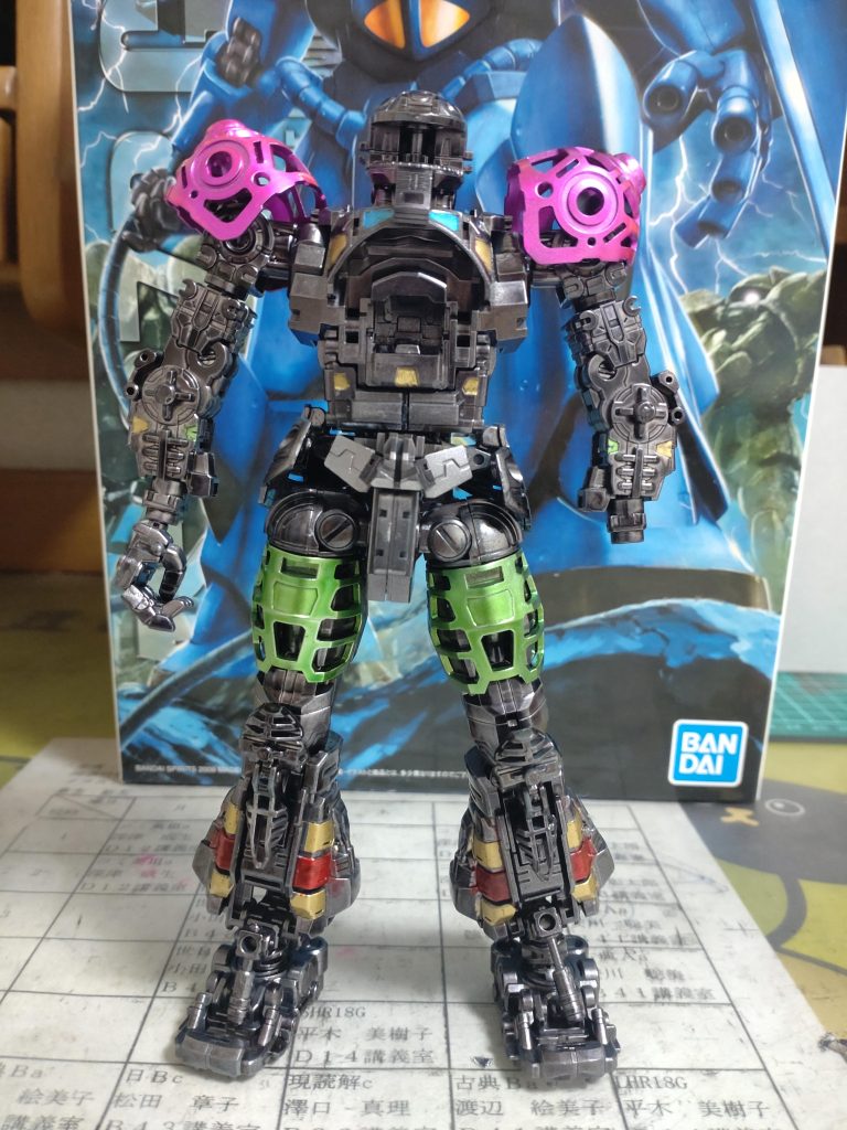 中身もちゃんと塗りました。ガンダムマーカーエアブラシで。MGって凄いですよね！この細かさ！