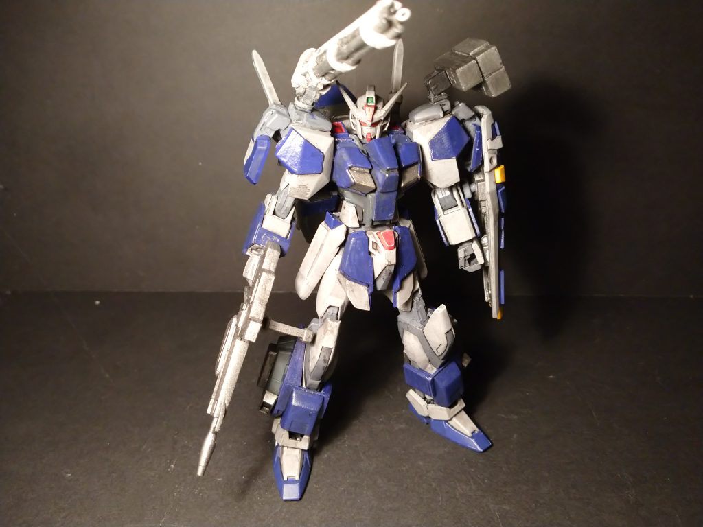 まずは装甲。アリオスの胸部、肩は脚部を使用。脚部はプラ板と30MMでそれっぽくに作成。