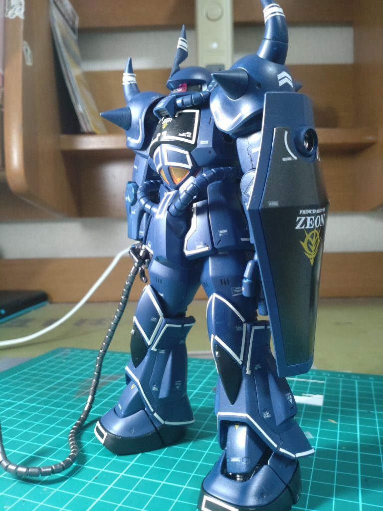 デカールもマニュアル通りですが一生懸命貼りました！楽しくてしょうがなかった！