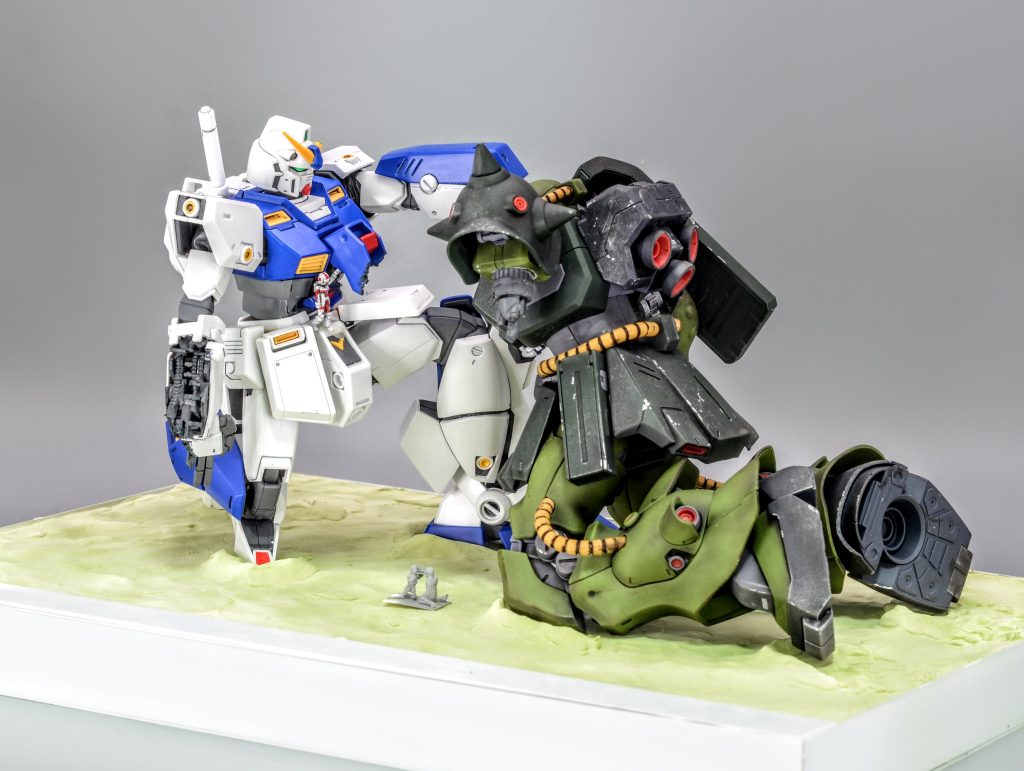 芝生は軽量紙粘土を敷き、下地のグリーンで塗装