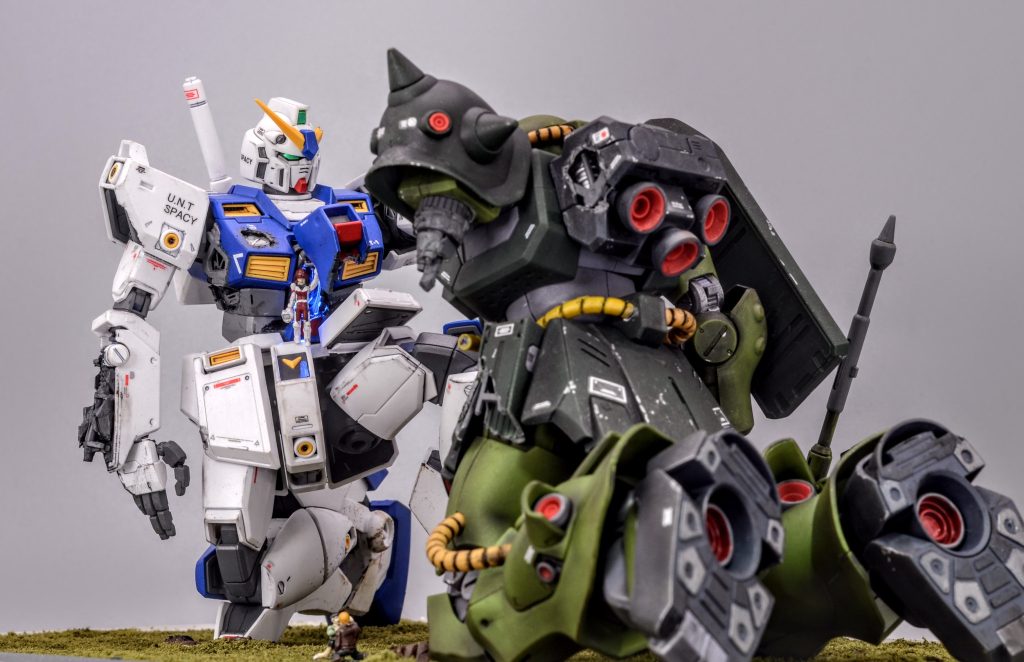 コクピットハッチ内側のディテールは6話のクリスが救出されるシーンを参考にしました