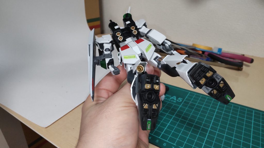 足裏も埋めたので持った時などチラッと見えた時にも安心。というわけで一番くじ風のνガンダムでした。くじ運は良くありませんでしたが結果的には実物が手に入ったのでHAPPY END!!!