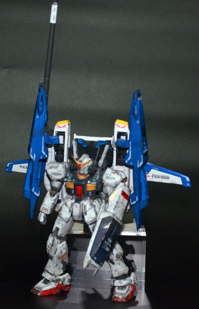 ロングレンジライフル、めっちゃ持ちにくいので背中に接続したままにしました…w