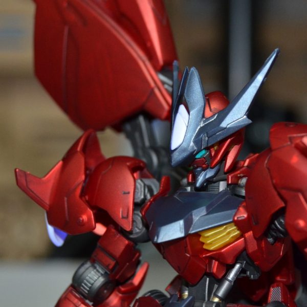 アメイジングバルバトスルプス【メタリック限定版：成形色仕上げ】