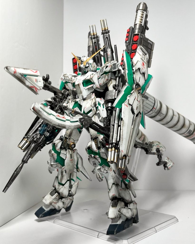 あまりガンダムタイプは制作してこなかったのですが、ユニコーンは大好きです。これをきっかけにver.kaの魅力に惹かれて、製作中にサイコザク、バンシィ、ZZを買ってしまいました、、、