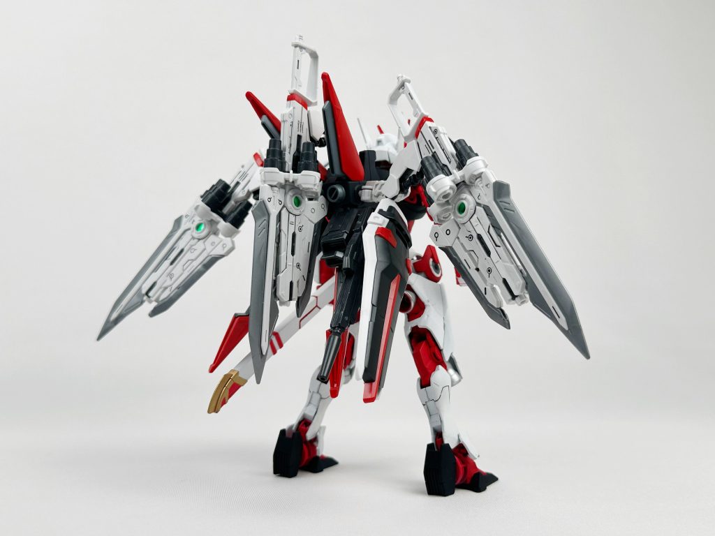 早速コイツを調べてみたんだが、正直驚いたぜ…!初めは信じられなかったんだが、コイツはオレたちの知らない素材と技術で作られてやがる!こんな未知の技術で作られたもんだからもっとコイツのこと知りたくなったぜ!