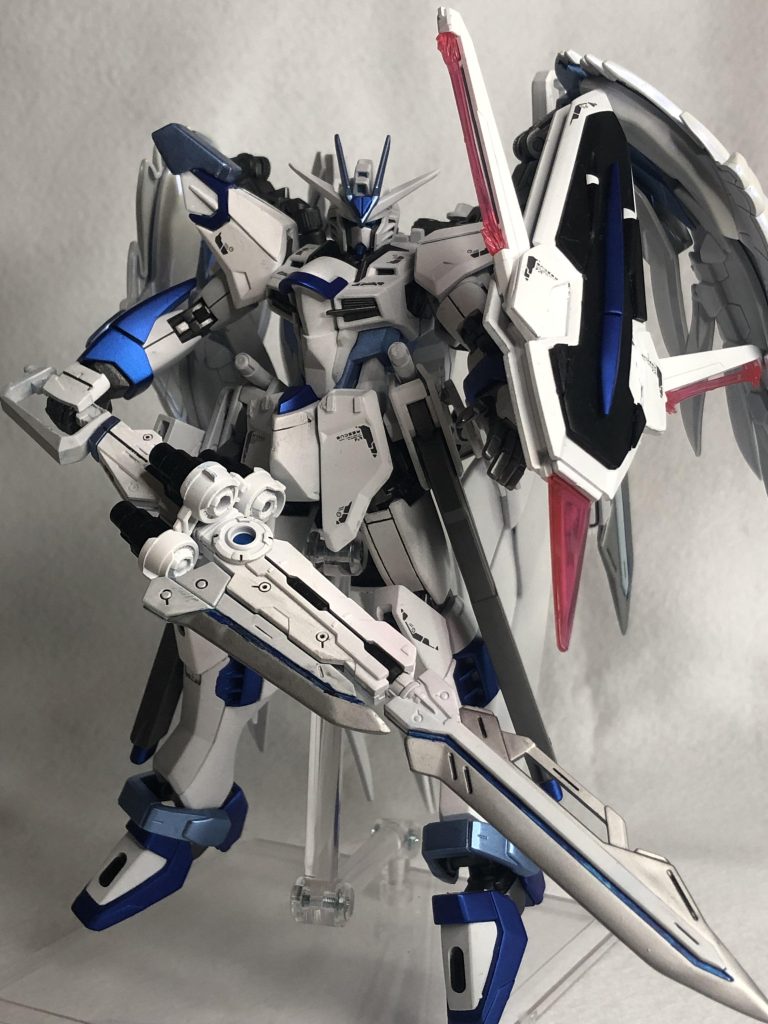 ライジングフリーダムのG3シールドブーメランも装備しています!